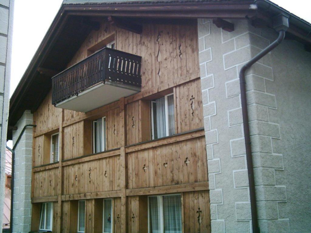 B&B Hotel & Appartements Chasa Valar Scuol Exterior photo